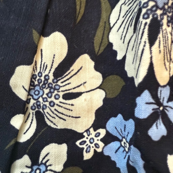 Veronica Beard NWT $328 Babine High-Rise Floral Shorts Navy Blue Size 4 - Picture 5 of 5